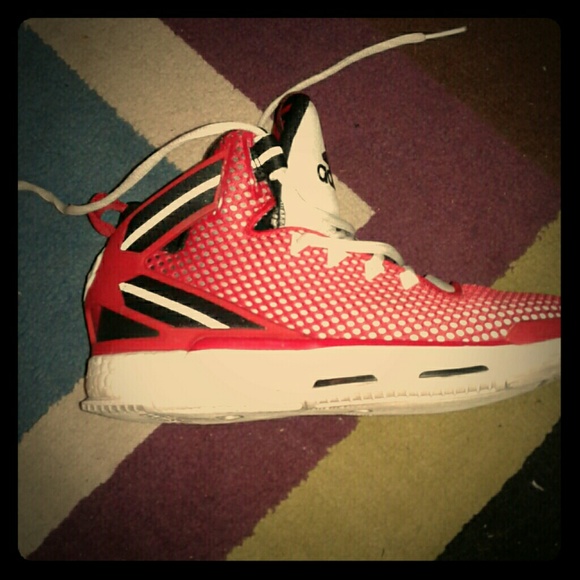 ☇EPIC DEAL!☇ Derrick Rose Adidas Basketball shoes - Picture 1 of 4